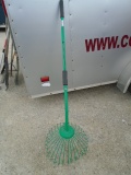 Garden Grabber Expanding Leaf Rake