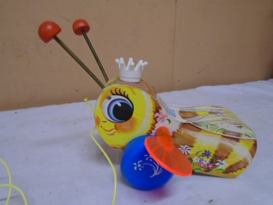 Vintage Fisher-Price No. 444 Queen Buzzy Bee Pull Toy