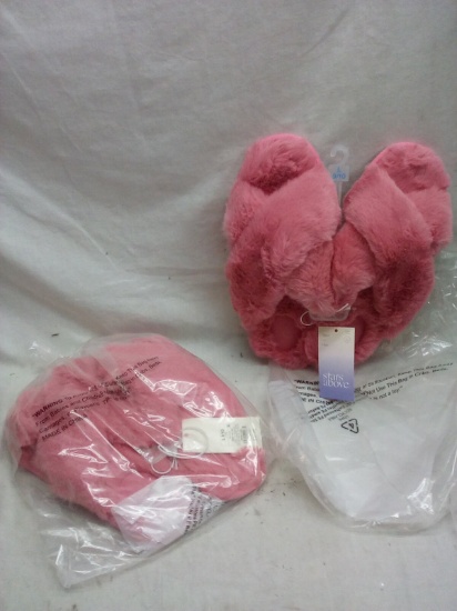 2 Pairs of Bright Pink Size L Stars Above Fluffy House Slippers