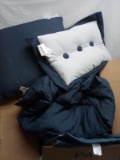 Queen Size Bedding Set with Throw Pillows