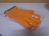 Brand New Pair of Silicone Oven/Grilling Gloves