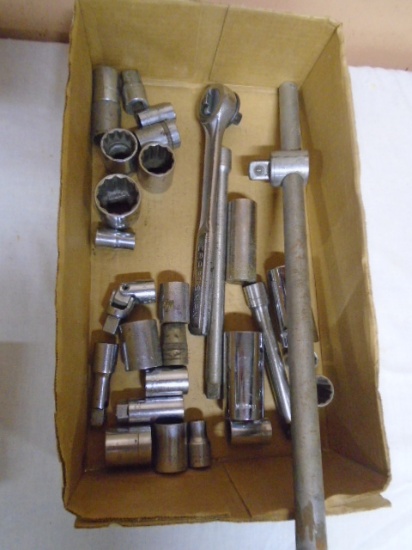 Craftsman 1/2in Drive Ratchet/ 3/4in Drive Breakover & Sockets