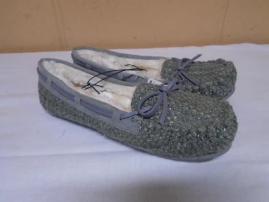 Brand New Pair of Ladies Lined Slippers
