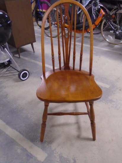 Beautiful Antique Windsor Style Chair
