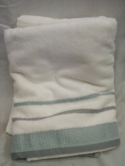 SkL Home 27x52” bath towel