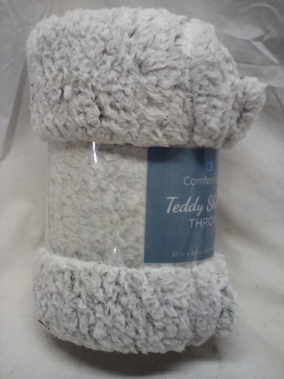 Comfort Bay Teddy Sherpa 50"x60" Throw Blanket- Tan/White