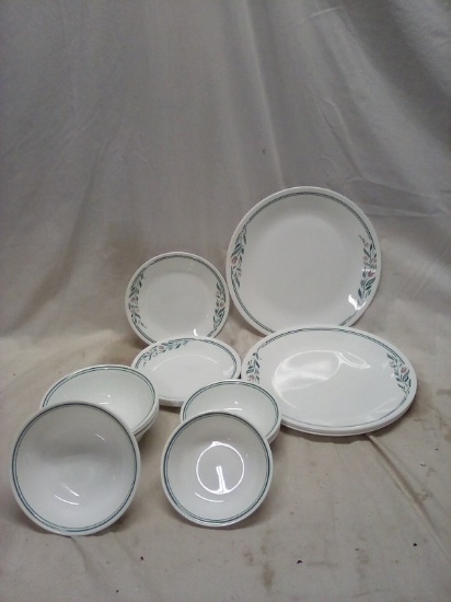 17Pc Decorative Dishware Set