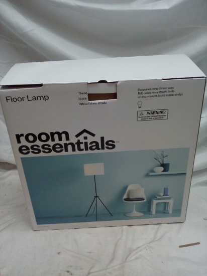 Room Essentials Floor Lamp Black