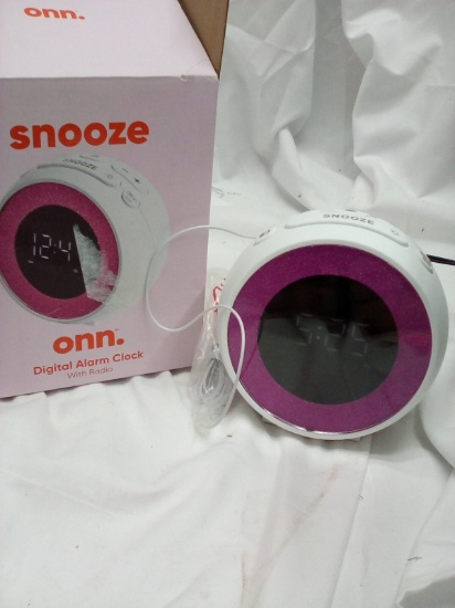 Onn SNOOZE Digital alarm clock with radio