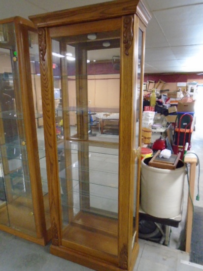 Beautiful Pulaski Solid Oak Glass Front and Sides Lighted Curio Cabinet