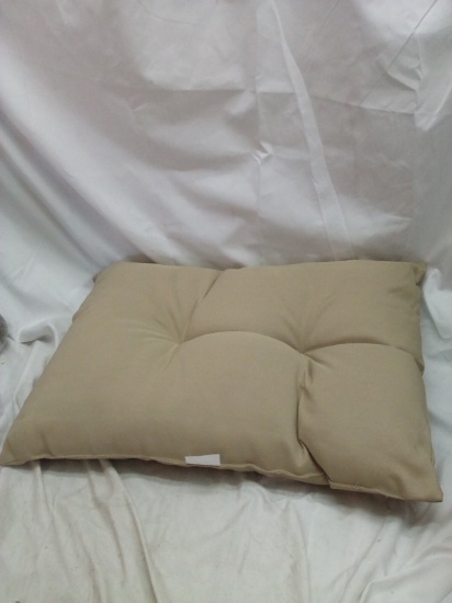 Tan outdoor cushion 22x18x4”