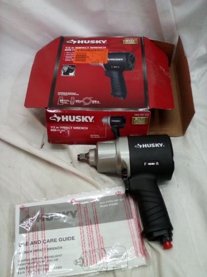 Husky ½ “ impact wrench 800FT-Lbs 1003 097 315