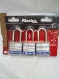 Master lock 3 pad locks, 2 keys 1 ½” throat space