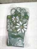 Temptations 1 pair of oven gloves Green with flowers