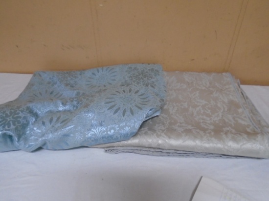 2 Like New Martha Stewart Table Clothes