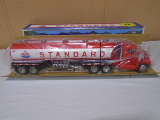 Standard American Oil Company Tanker Semi w/ Headlights & Sounds