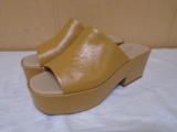 Brand New Pair of Ladies Katy Perry Busy Bee Slides