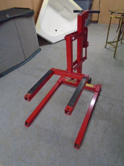 Central Hydraulics 1100lb Capacity High Position Motorcycle Lift