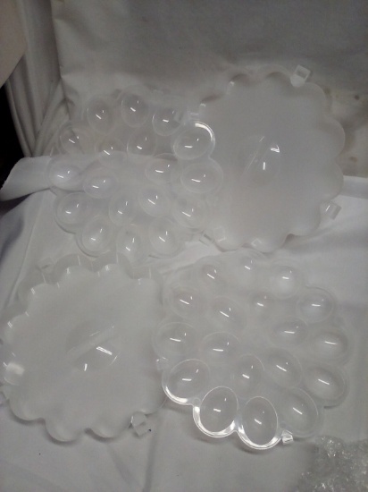 White egg tray with lids