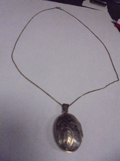 Vintage 19" Ladies Sterling Necklace w/ Locket