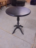 Round Painted Pedistal Side Stand
