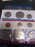 1975 U.S.Mint Uncirculated Coin Set