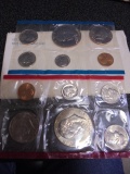 1975 United States Mint Uncirculated Coin Set
