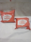 Studio Selection Pink Grapefruit Oil-Free Cleansing Facial Towelettes.  Qty 2