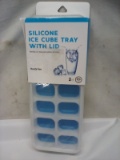 Qty Silicone Ice Cube Tray with Lid