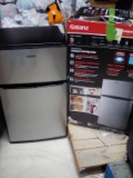 Galanz 3.1 Cu/Ft Compact Dual Door Refrigerator/ Freezer
