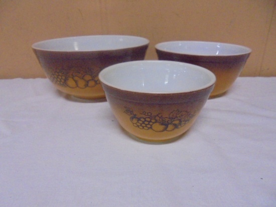 3pc Set of Pyrex Old Orchard Nesting Mixing Bowls