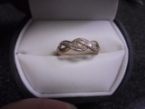 Ladies 10k Gold & Diamonds Ring