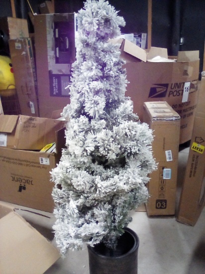 5Ft Lighted potted Flocked Virginia Pine