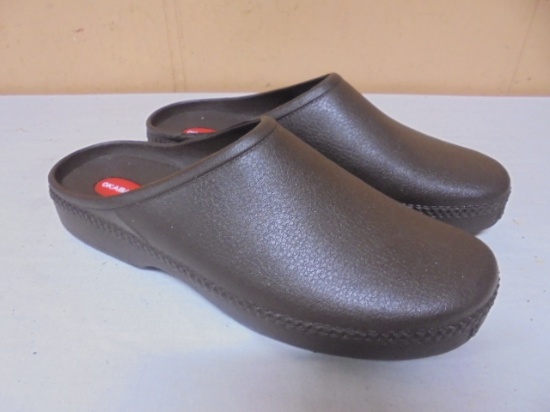 Brand New Pair of Ladies Okabashi Crocs