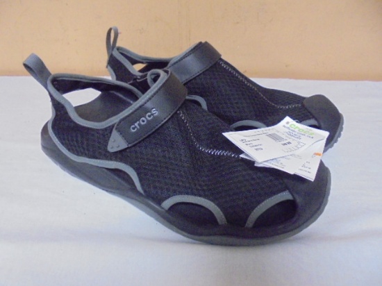 Brand New Pair of Men's Crocs Swiftwater Mesh Deck Sandals