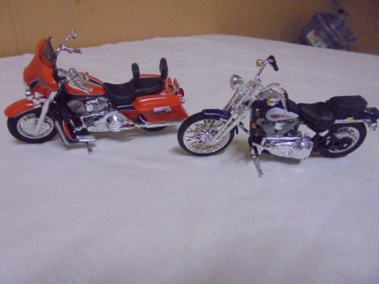 2 Die Cast Harley Davidson Motorcycles