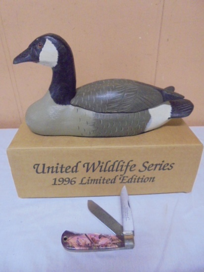 United Wildlife Series 1996 Limited Edition Knife w/ Wooden Duck