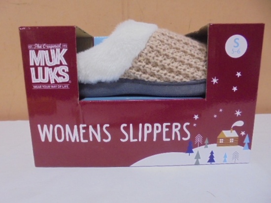 Brand New Pair of Ladies Muk Luks Slipper