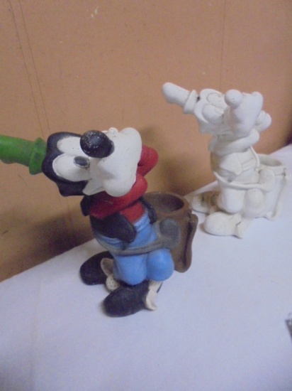 2 Disney Goofy Garden Statue Planters