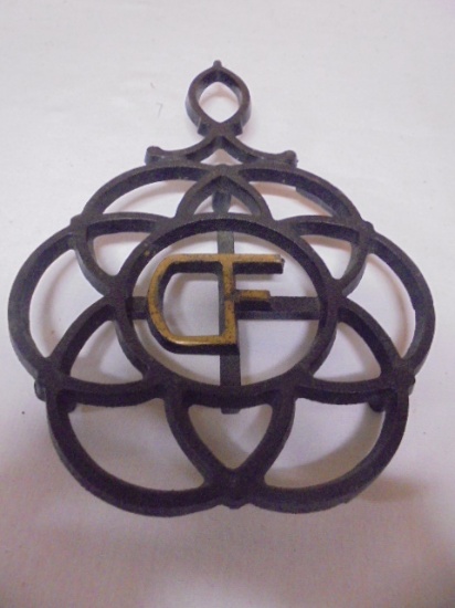 Vintage Dalton Foundry Cast Iron Trivet