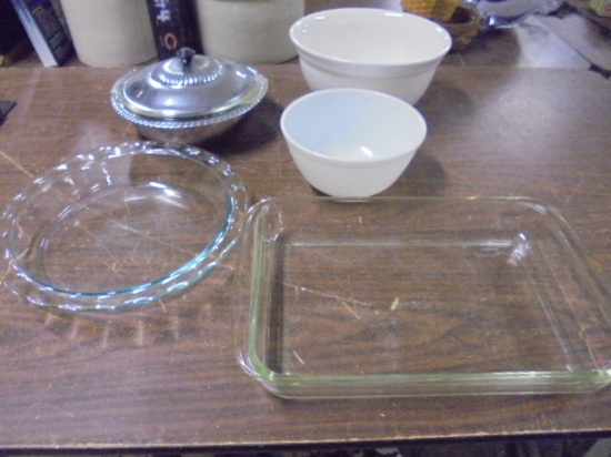 5pc Group of Glass Baking Dishes & Mixing Bowls