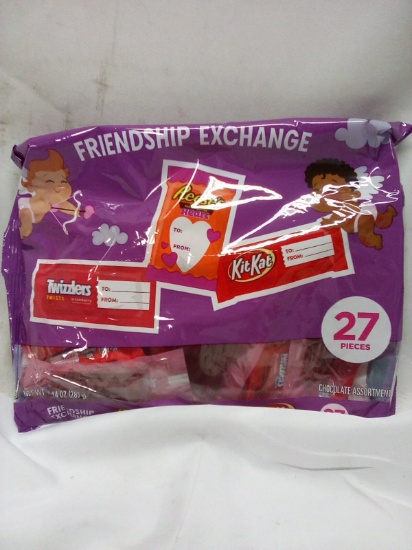 27pc Candy Assortment- Twizzlers, Reese’s, Kit Kat