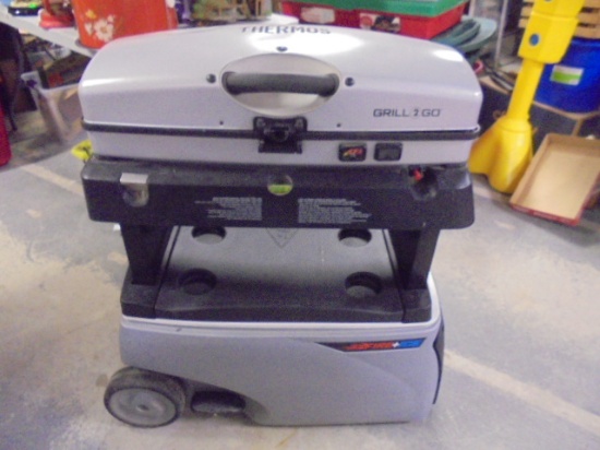 Thermos Fire & Ice Grill 2 Go Cooler/Grill Combo