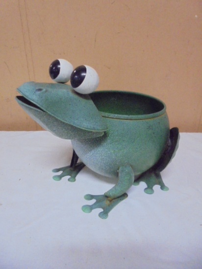 Metal Frog Planter