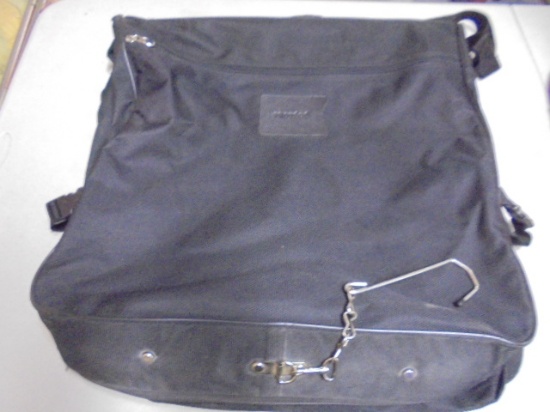 Protégé Garment Bag