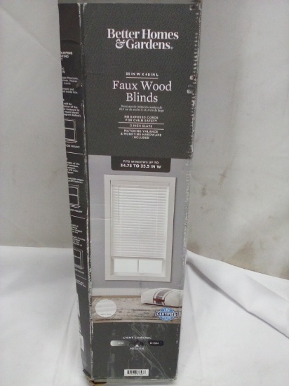 Better Homes and Gardens 35in x 48in Faux wood blinds