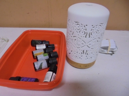 Essential Oil Diffuser w/ Group of Essential Oils