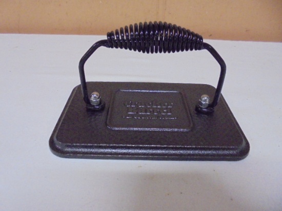Cracker Barrel Cast Iron Press