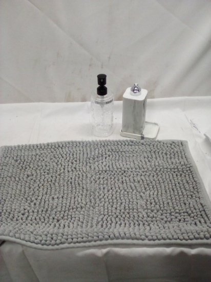 Bathroom lot rug cosmetic holders