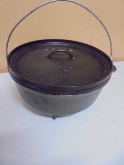No 12 Cast Iron Lodge Dutch Oven w/ Lid